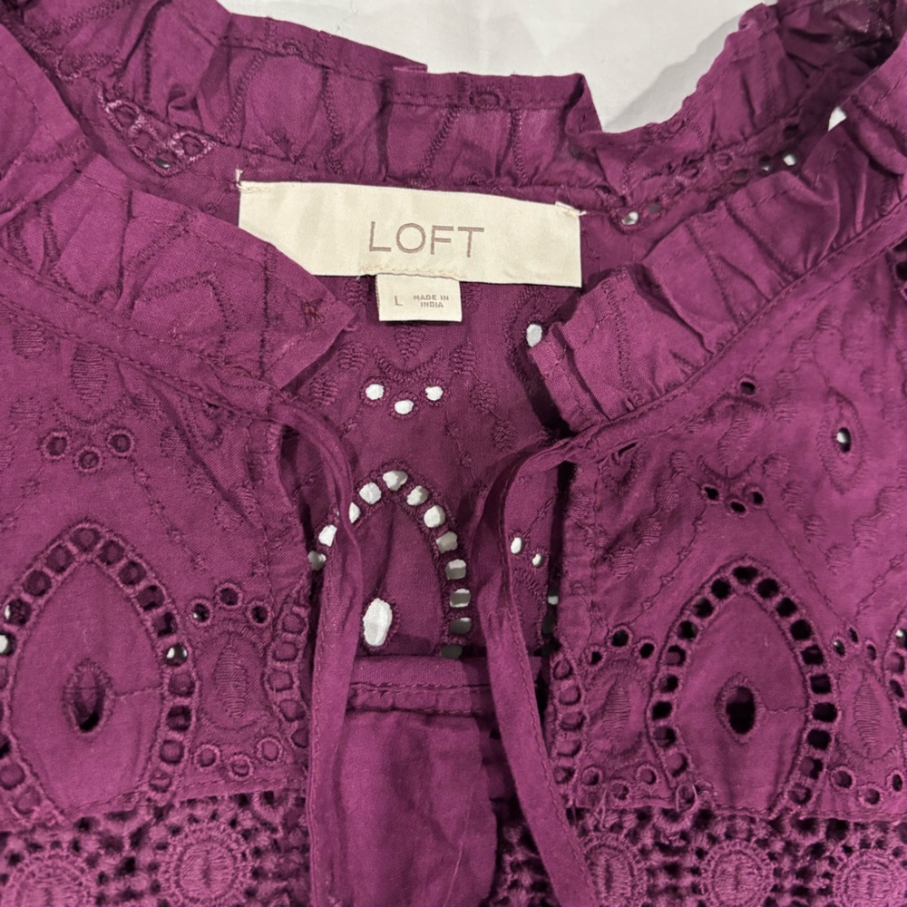 LOFT Women's lace Purple Top with cap sleeves. Size L. Never been worn. - Picture 2 of 4